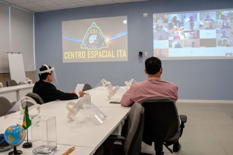 Reitor e Vice-reitor presentes na videoconferência de início do ITASAT-2